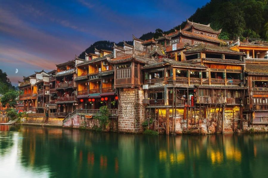 Toàn cảnh các địa điểm tại Phượng Hoàng Cổ Trấn