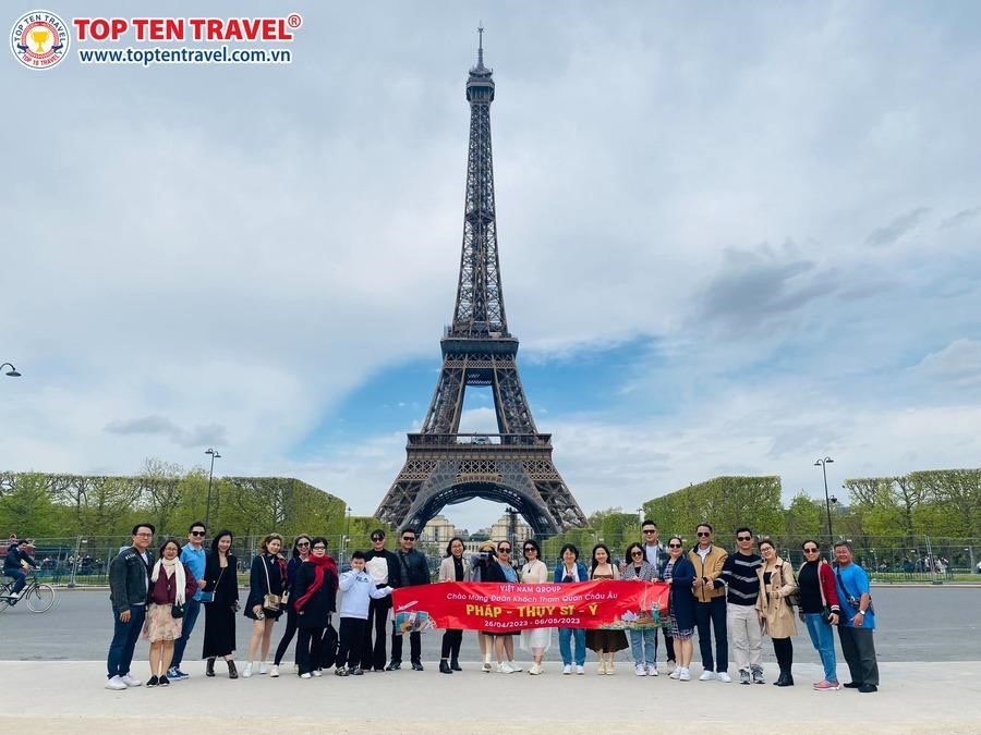 Du khách tham gia hành trình tour Châu Âu kinh điển Pháp – Thuỵ Sĩ – Ý của Top Ten Travel