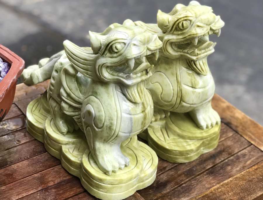 Tỳ Hưu Đài Loan được chế tác từ rất nhiều các chất liệu như đá quý, vàng, bạc,...