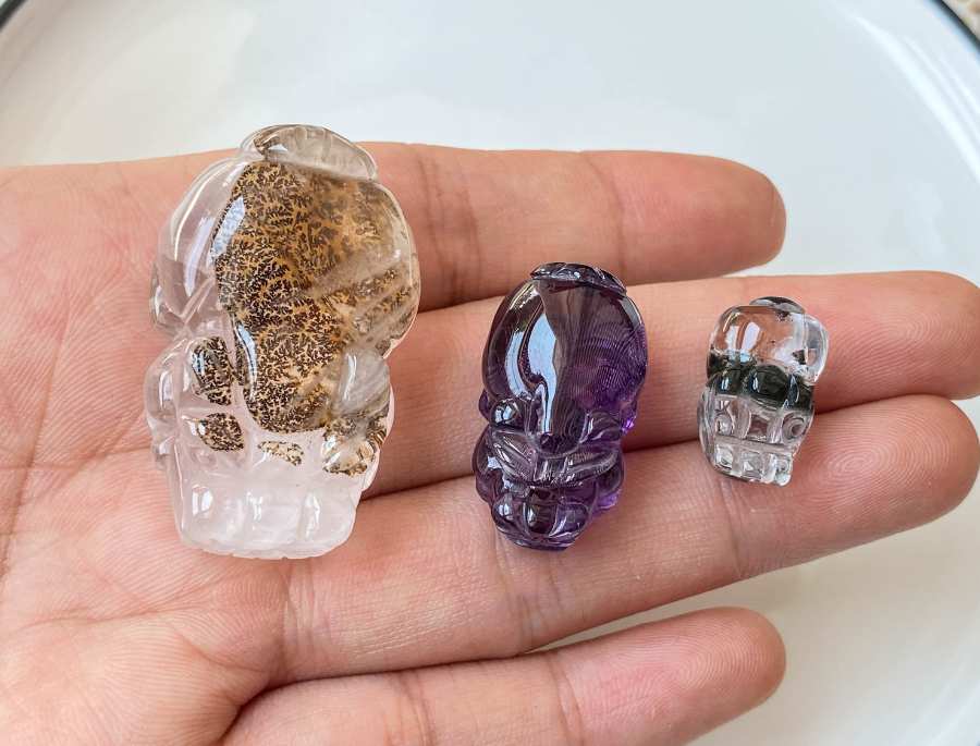 Tỳ hưu được chế tác từ thạch anh có sự đa dạng về màu sắc