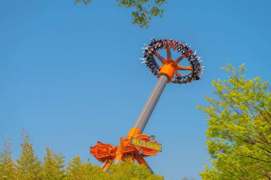 E-World là thiên đường giải trí với vô số trò chơi hấp dẫn dành cho mọi lứa tuổi