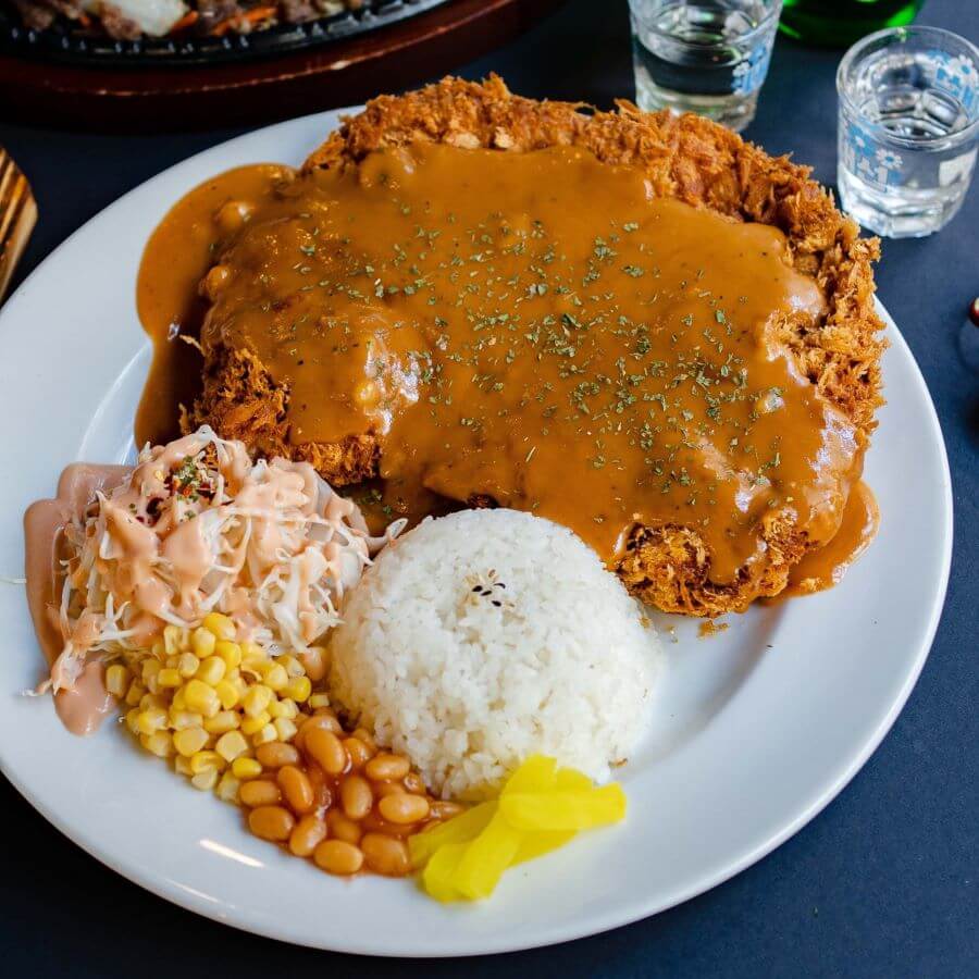 Thịt heo chiên xù Namsan Jumbo là một trong những món ăn được du khách yêu thích nhất