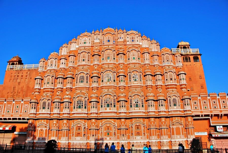 Hawa Mahal là sự kết hợp hài hòa giữa kiến trúc Hindu Rajput và Hồi giáo Mughal