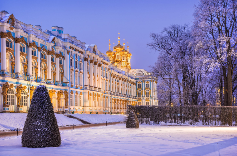 Vẻ đẹp nguy nga tráng lệ của Cung điện Mùa Đông khiến trái tim của biết bao du khách say đắm 