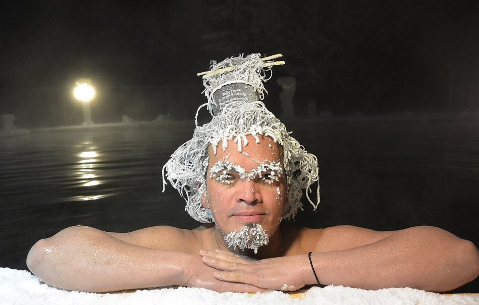 Với nhiệt độ âm 20 độ C đã khiến tóc, râu, lông mày của người chơi nhanh chóng đóng băng