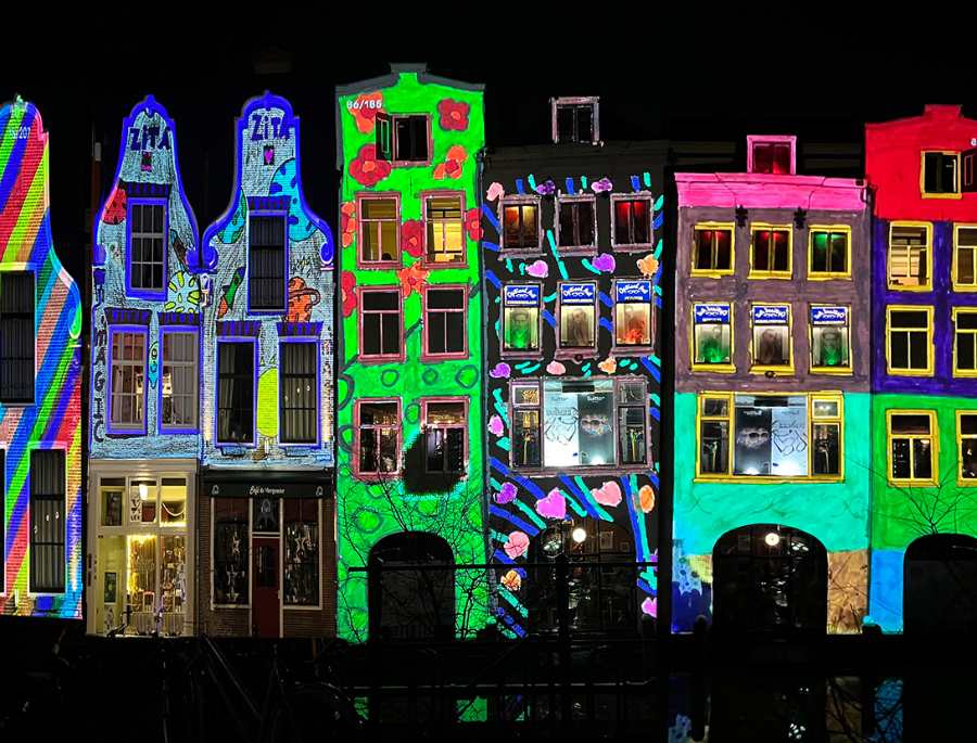 Lễ hội Ánh sáng Amsterdam là một trải nghiệm văn hóa độc đáo dành riêng cho khách du lịch Châu Âu