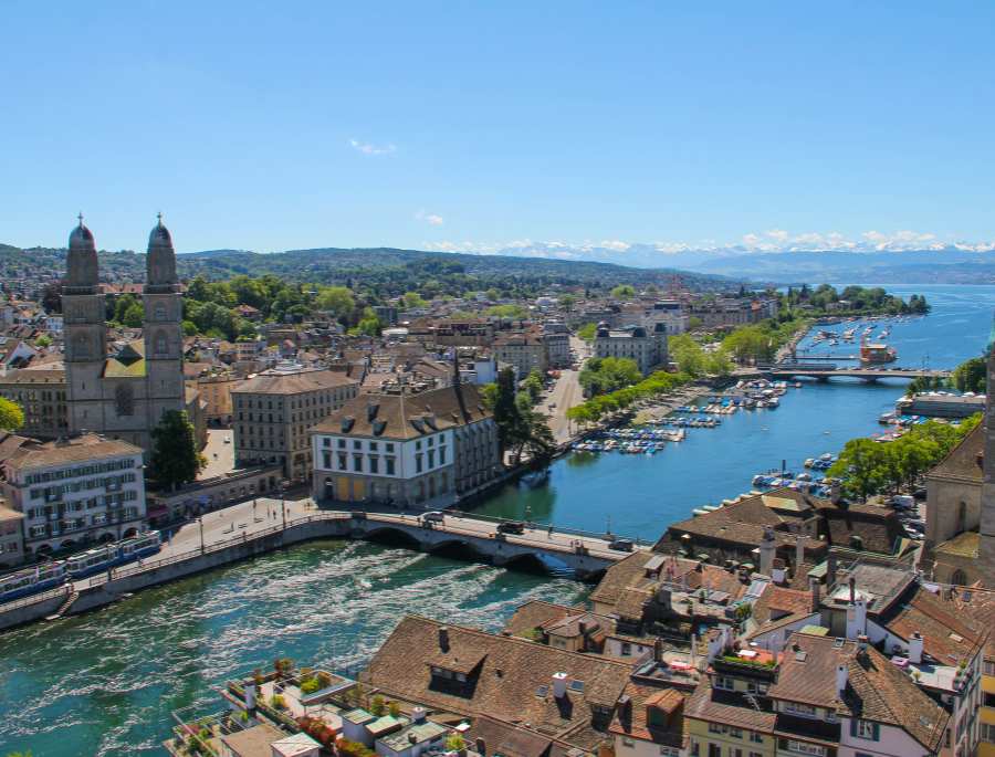 Toàn cảnh yên bình của thành phố Zurich nhìn từ trên cao