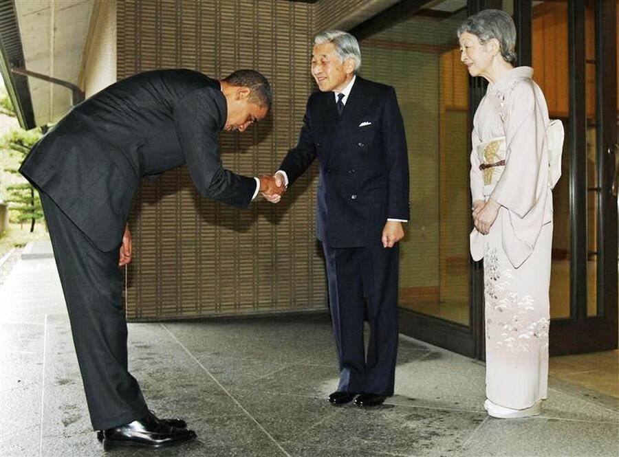 Kính trọng người lớn và tôn trọng mọi người là những đặc điểm trong văn hoá của người Nhật