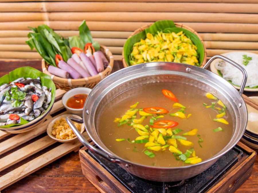 Lẩu cá linh bông điên điển - đặc sản miền Tây thơm ngon khó cưỡng