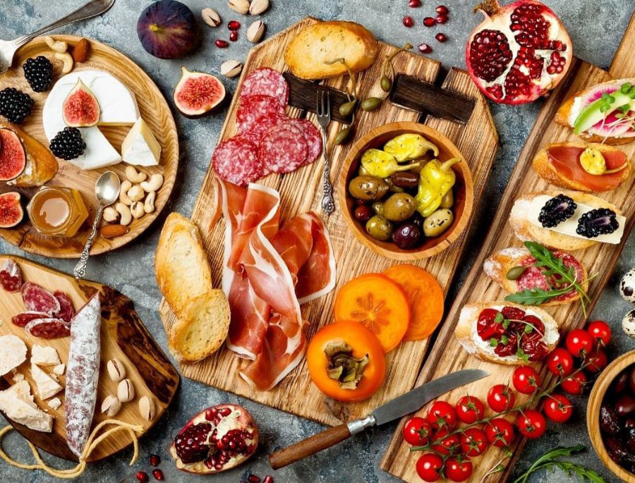 Các món ăn tại Tây Ban Nha có sự đa dạng màu sắc với cách trang trí độc lạ