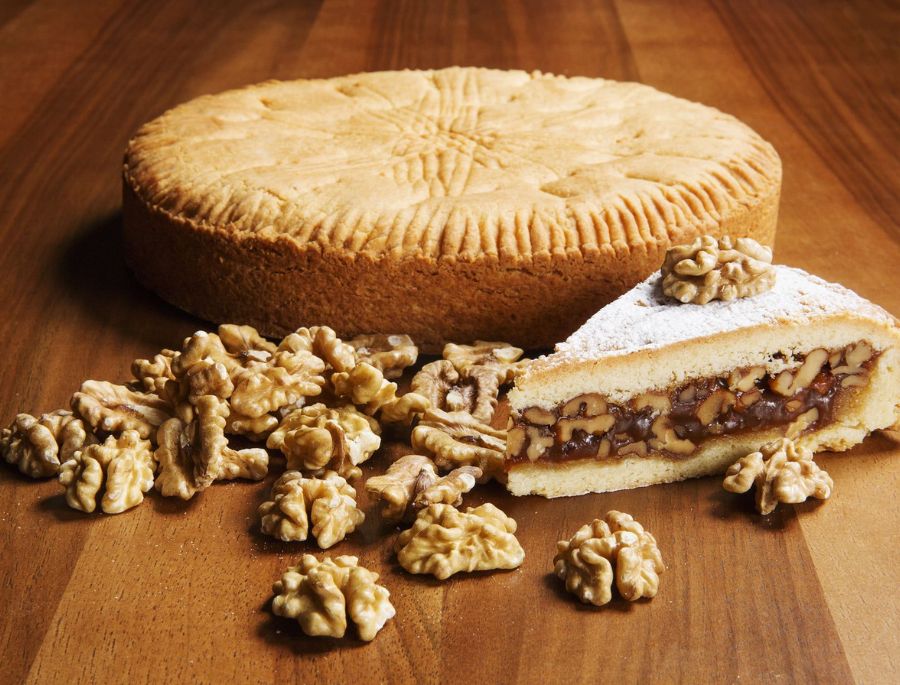 Bűndnernusstorte là món ăn tráng miệng thơm ngon của người dân Thụy Sĩ
