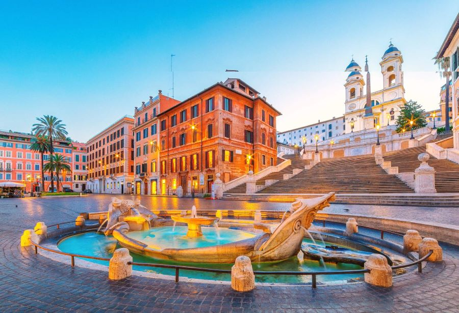 Quảng trường Piazza di Spagna - một trong những quảng trường đẹp nhất thủ đô Rome