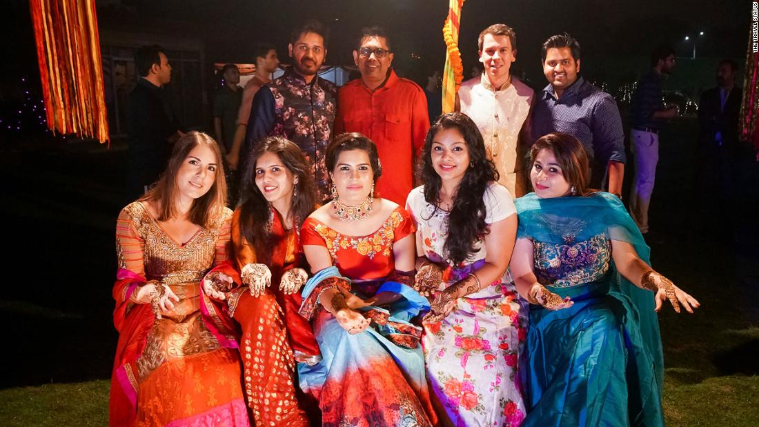 Du khách mất phí khi tham dự đám cưới của người Ấn Độ