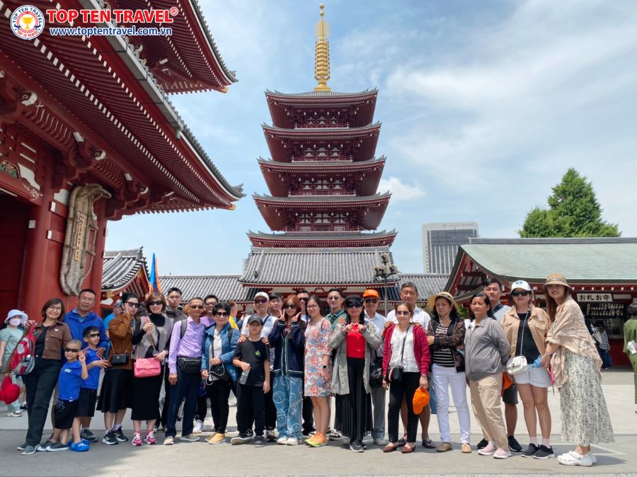 Đoàn Khách Top Ten Travel tham quan du lịch tại Nhật Bản