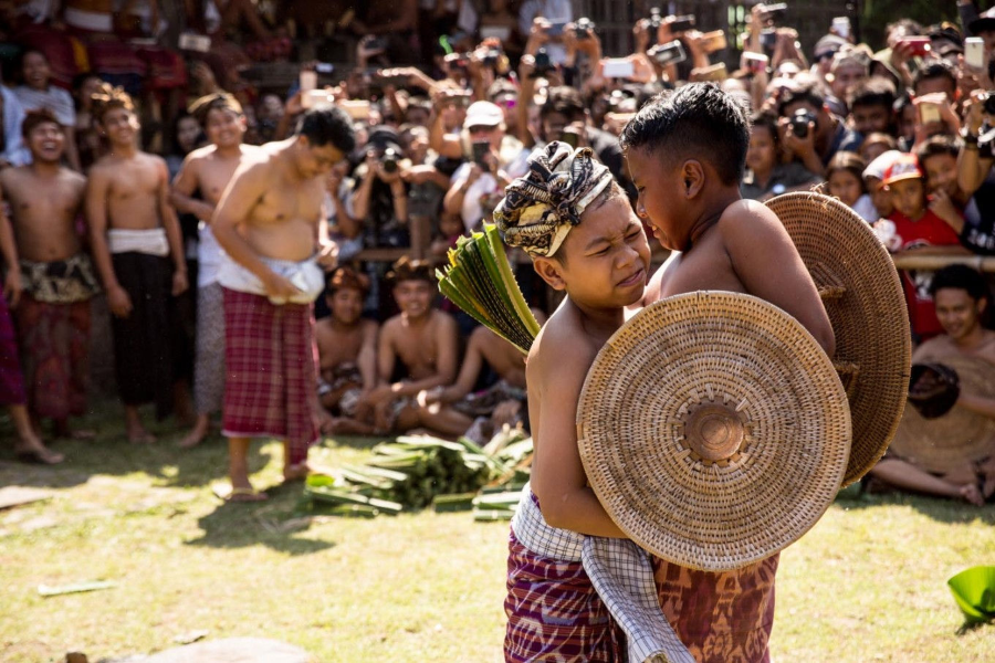 Lễ hội Usaba Sambah là dịp để cộng đồng địa phương cùng nhau tụ họp, duy trì và tôn vinh những giá trị văn hóa truyền thống