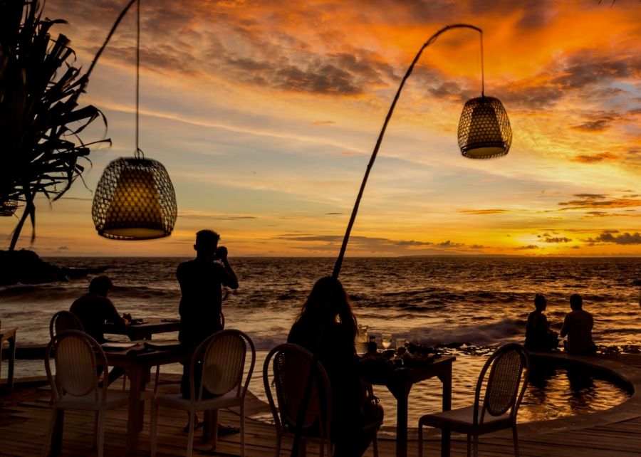 Khung cảnh siêu lãng mạn khi thưởng thức bữa ăn tối tuyệt vời tại Jimbaran