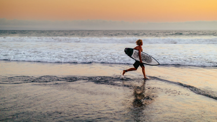 Bali từ lâu đã nổi tiếng với những con sóng hoàn hảo cho môn thể thao lướt sóng