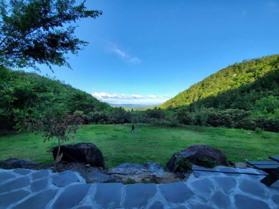 Điểm đặc biệt của Cheongsando chính là nhịp sống chậm rãi, yên bình của người dân địa phương