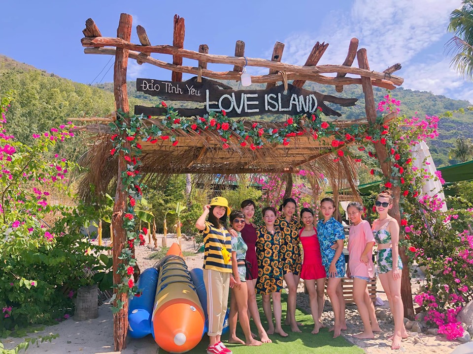 Du lịch Nha Trang tha hồ "sống ảo" tại đảo Tình Yêu thơ mộng