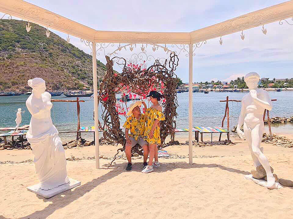 Du lịch Nha Trang tha hồ "sống ảo" tại đảo Tình Yêu thơ mộng