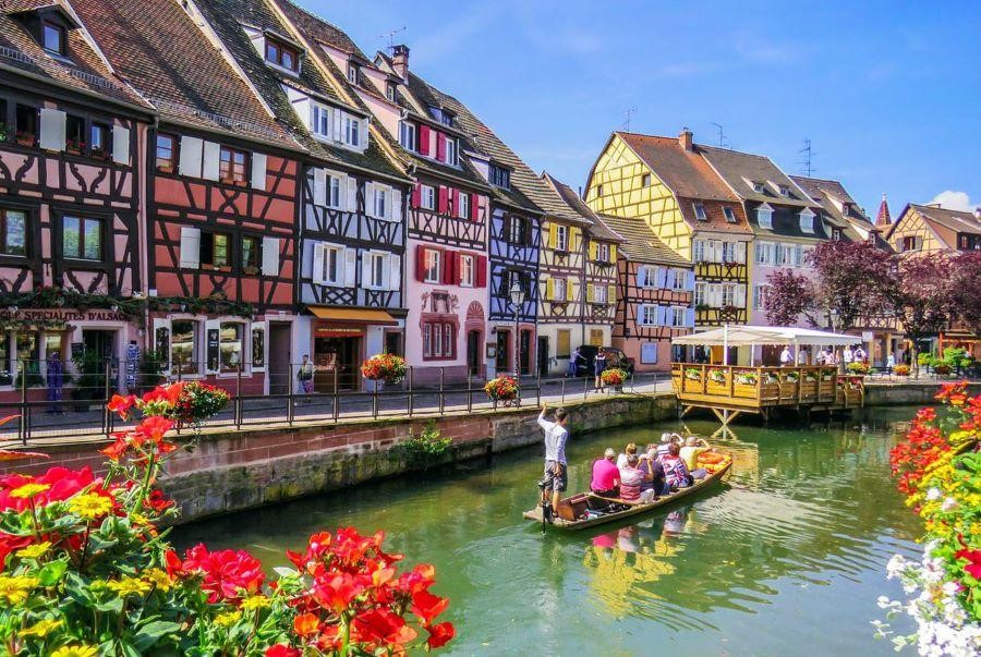 Đẹp mê mẩn những ngôi làng sắc màu đẹp nhất châu Âu