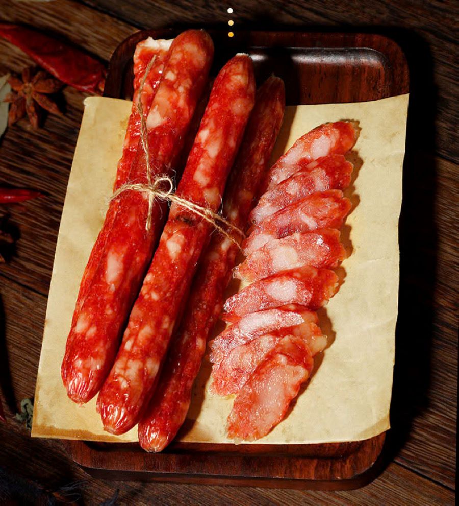 Xúc xích đỏ Cáp Nhĩ Tân là món đặc sản mang đậm hương vị Nga tại Cáp Nhĩ Tân