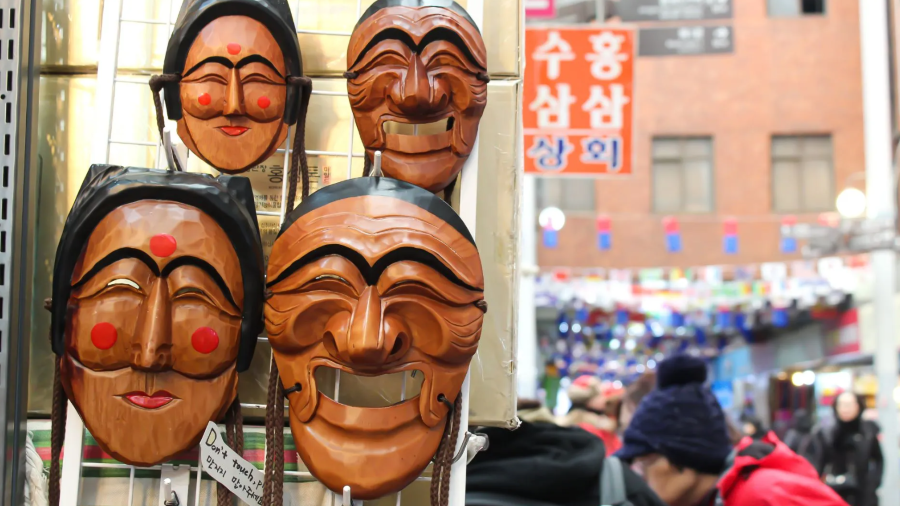 Đồ thủ công mỹ nghệ Hàn Quốc cũng là những món quà lưu niệm vô cùng đặc biệt