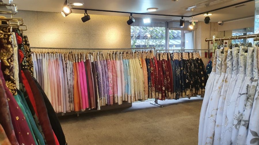 Cửa hàng có gói dịch vụ có đi kèm phòng tự chụp hay còn gọi là “self studio”