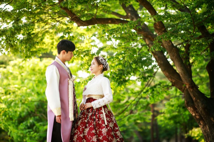 Những bức hình xinh xắn của khách du lịch mặc Hanbok Hàn Quốc