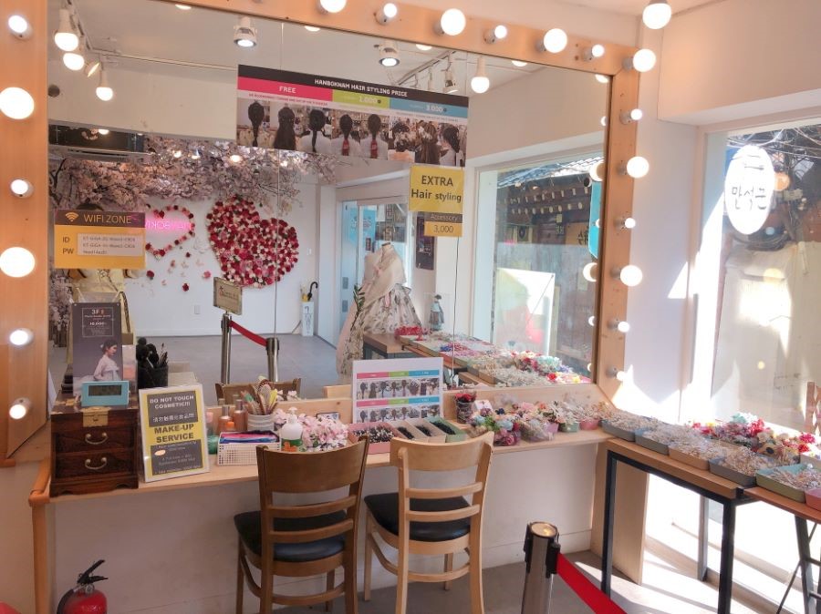 Hanboknam là một trong những chuỗi cửa hàng cho thuê Hanbok có tiếng nhất tại Seoul