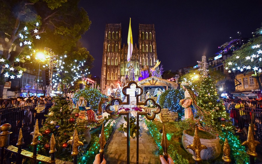 Địa điểm check-in chuẩn Noel cho team Hà Thành "sống ảo"