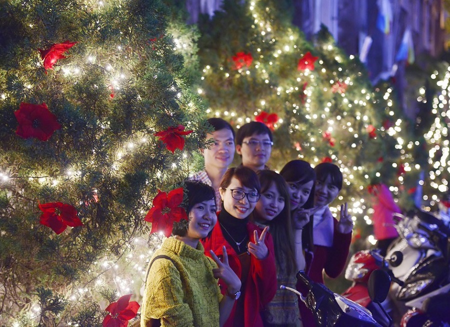 Địa điểm check-in chuẩn Noel cho team Hà Thành "sống ảo"