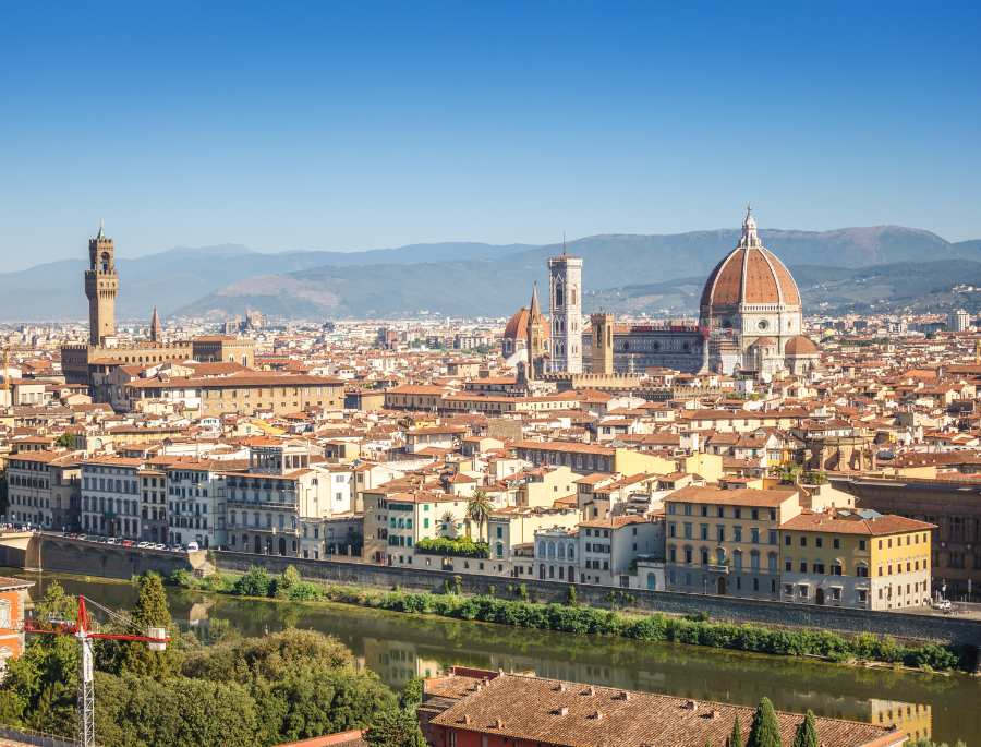 Đứng từ quảng trường Piazzale Michelangelo du khách có thể ngắm nhìn toàn cảnh thành phố