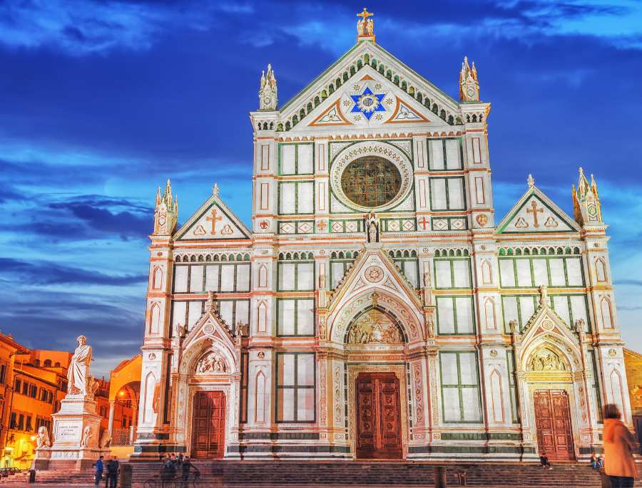 Nhà thờ Basilica di Santa Croce mỗi khi lên đèn
