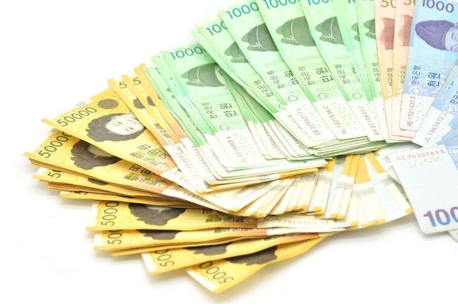 Tỉ giá đổi tiền tại Ngân hàng thường được niêm yết rõ ràng