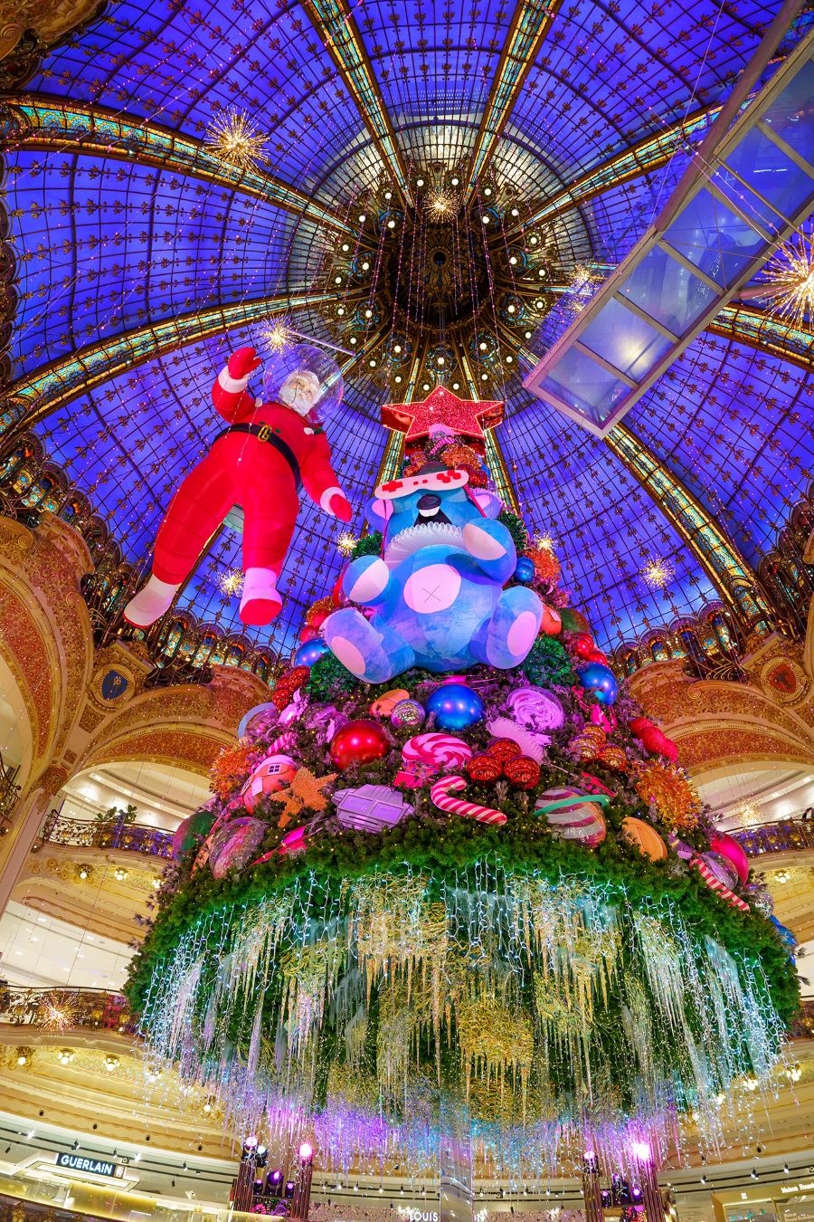 Tận hưởng mùa Giáng sinh rực rỡ tại Pháp