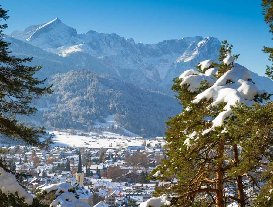 Garmisch-Partenkirchen nhìn từ trên cao vô cùng hùng vĩ