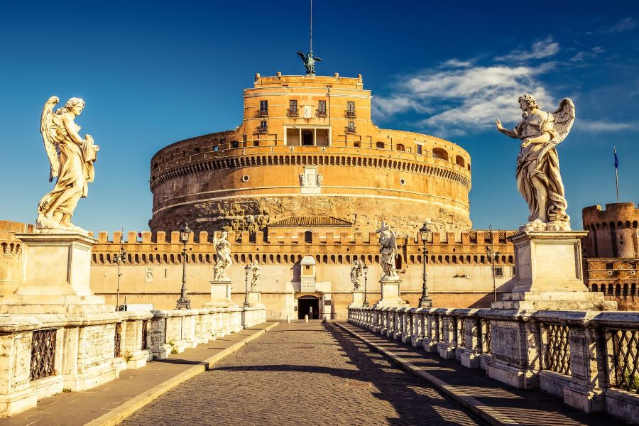 Lâu đài Sant’ Angelo - địa điểm du lịch nổi tiếng du khách không thể bỏ qua ở thủ đô Rome