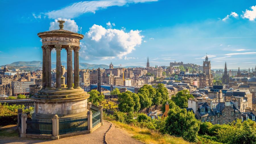 Thủ đô Edinburgh của Scotland có sức hấp dẫn đặc biệt đối với đông đảo du khách trên khắp thế giới