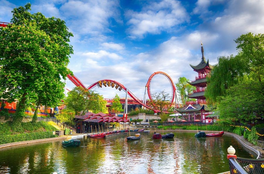 Điểm nhấn của Công viên giải trí Tivoli Gardens đó chính là Rutschebanen