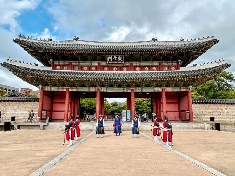 Changdeokgung là nơi diễn ra nhiều hoạt động văn hóa truyền thống cung đình Hàn Quốc