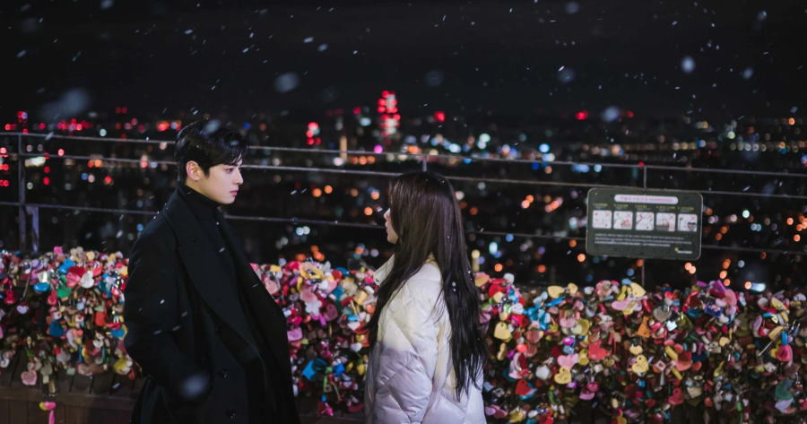 Tháp Namsan là biểu tượng của thủ đô Seoul và là địa điểm quay phim Hàn Quốc nổi tiếng