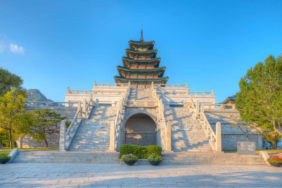 Bảo tàng Dân gian Quốc gia Hàn Quốc là điểm đến dành cho những ai muốn khám phá đời sống văn hóa truyền thống của người dân địa phương