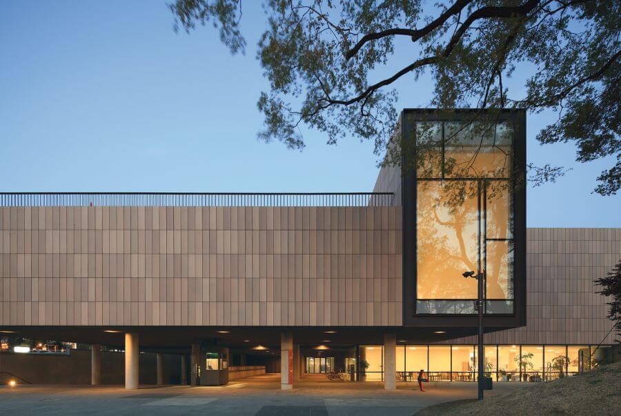 Bảo tàng Nghệ thuật Hiện đại và Đương đại Quốc gia (MMCA) tại Seoul là một trong bốn chi nhánh của MMCA Hàn Quốc