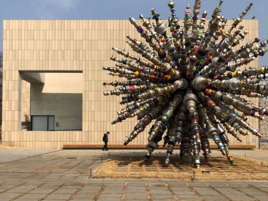 Bảo tàng Nghệ thuật Hiện đại và Đương đại Quốc gia (MMCA) tại Seoul là không gian trưng bày nghệ thuật hiện đại và đương đại Hàn Quốc và quốc tế