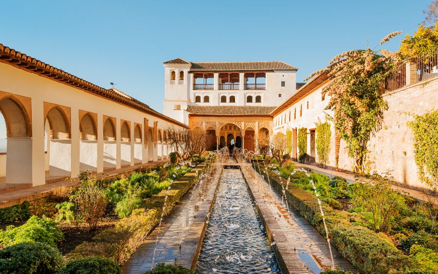 Lối kiến trúc độc đáo bên trong Lâu đài Alhambra
