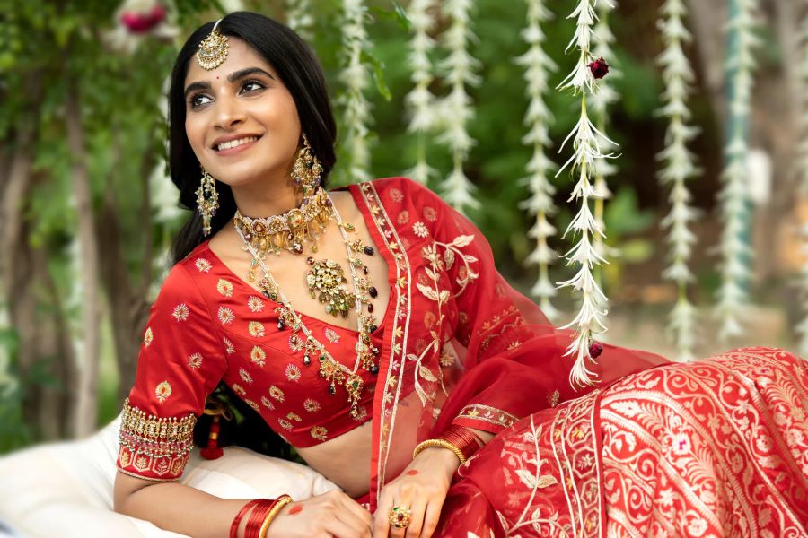 Trang sức truyền thống Ấn Độ được thiết kế cực kỳ công phu và tỉ mỉ 