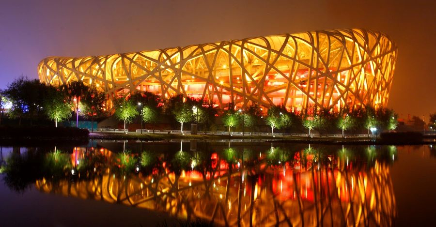 Sân vận động Quốc gia Bắc Kinh có thiết kế độc đáo như đang mô phỏng lại hình một tổ chim khổng lồ