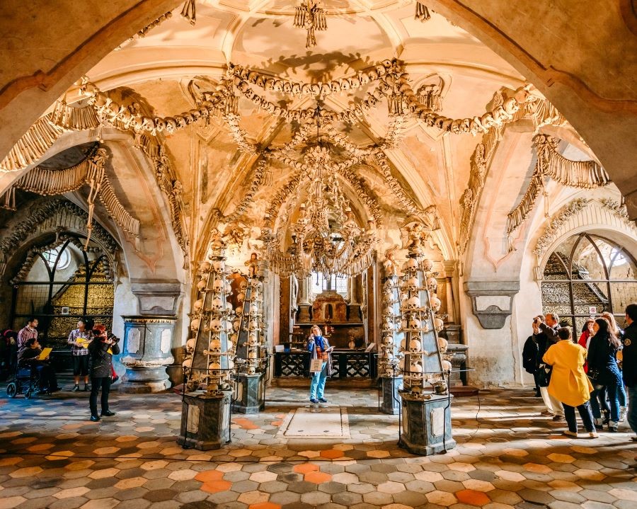 Nhà thờ Xương - điểm đến độc đáo không thể bỏ lỡ tại thị trấn Kutná Hora