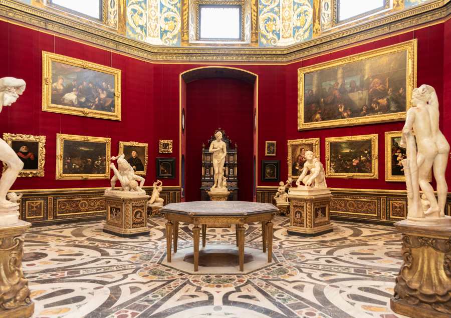 Không gian tràn ngập vẻ đẹp và lịch sử của Uffizi